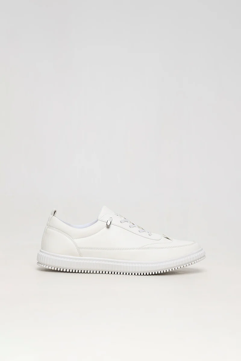 Basic White Casual Sneaker